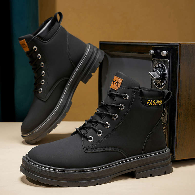 Men Accessories Style - รองเท้าบูทผู้ชายแบบคลาสสิกทรงกลาง รุ่นใหม่ ปี 2025 - พื้นหนา
